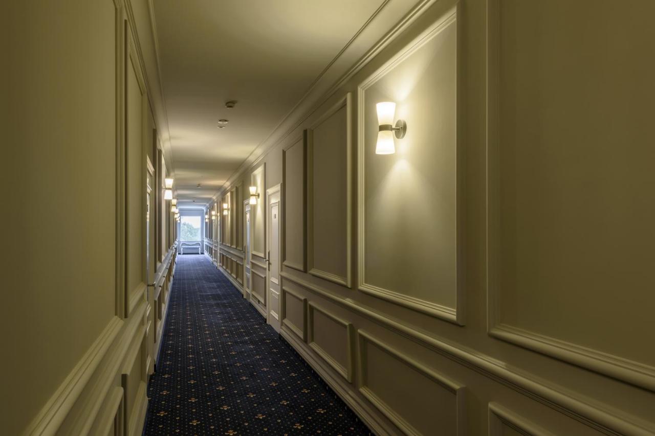 Hotel Grand Royal Chernivtsi Exterior foto