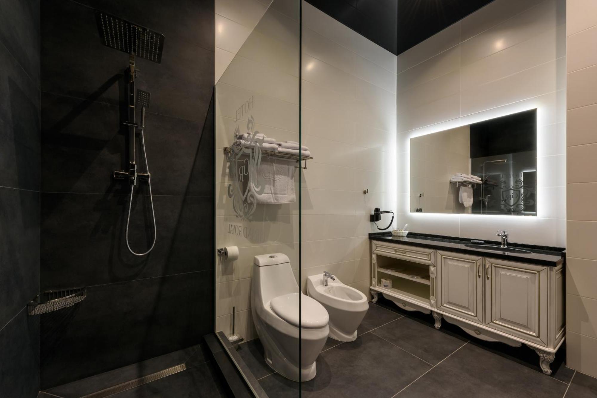 Hotel Grand Royal Chernivtsi Habitación foto